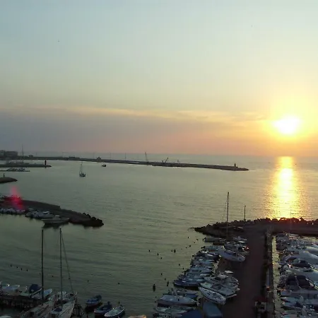 Il Punto Di Vista Bed & Breakfast 3*